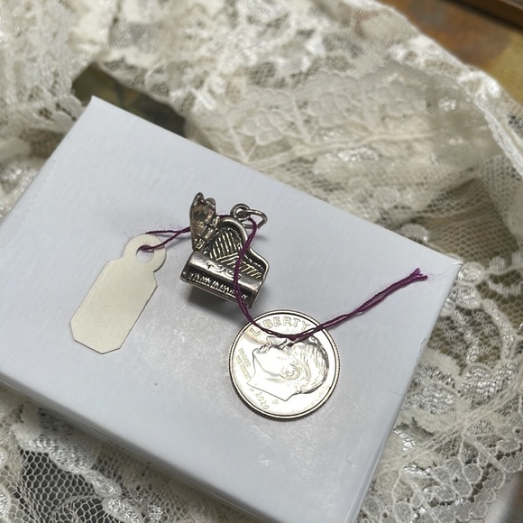 Sterling Piano 🎹 Charm - Picture 4 of 5